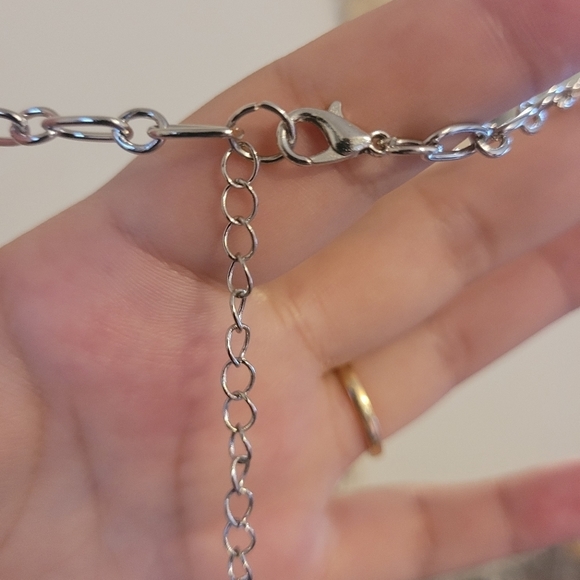 Necklace w/ earrings - Picture 2 of 5